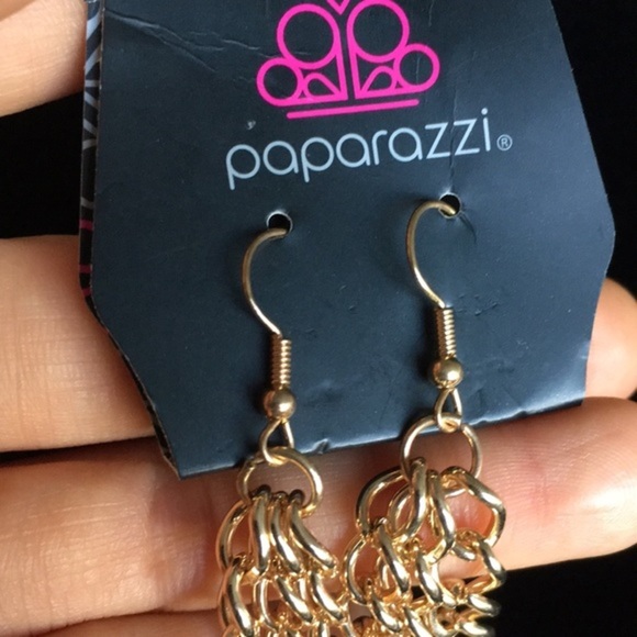 Buy 2 Get 1 Paparazzi Gold Tone Chain Link Dangle Earrings - Picture 5 of 7